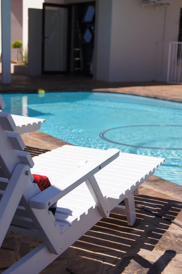 The Hedge Guesthouse Kuruman Exterior photo