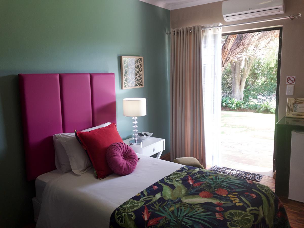 The Hedge Guesthouse Kuruman Exterior photo